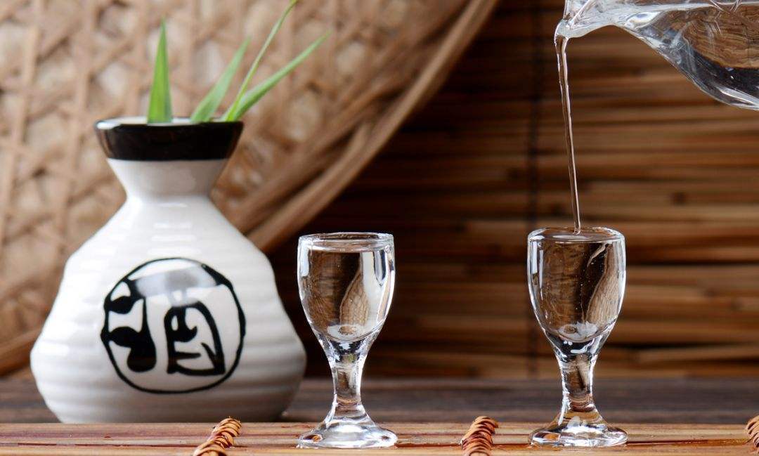 How To Drink Baijiu: The Do’s and The Dont’s